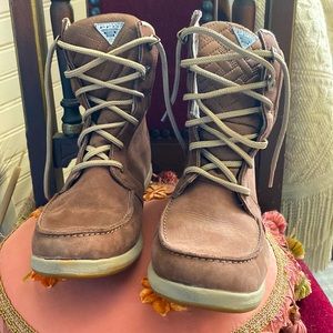 Womens Columbia Fishing Hiking Snow boots 9.5